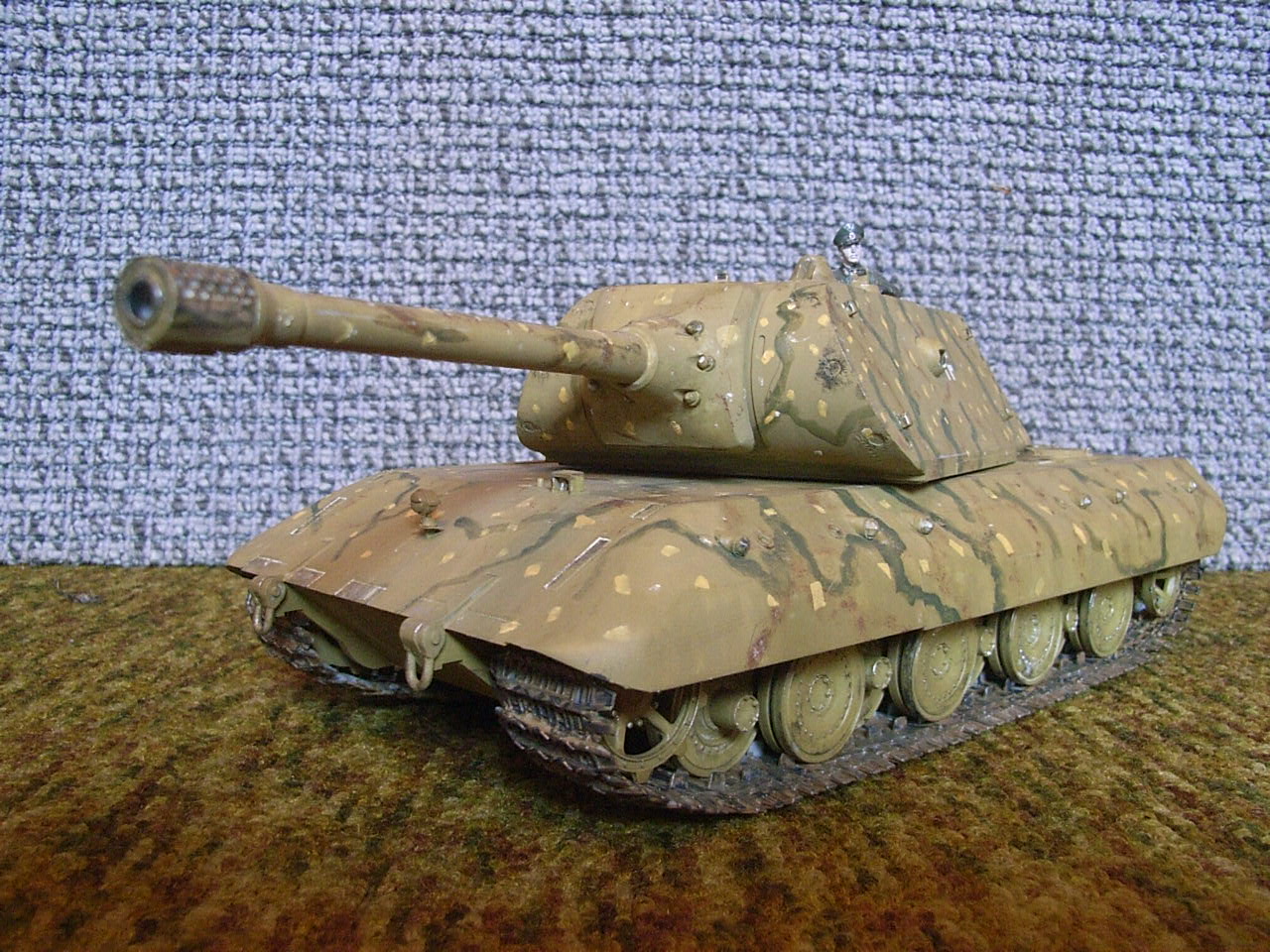 Panzer E-100 Modell.jpg