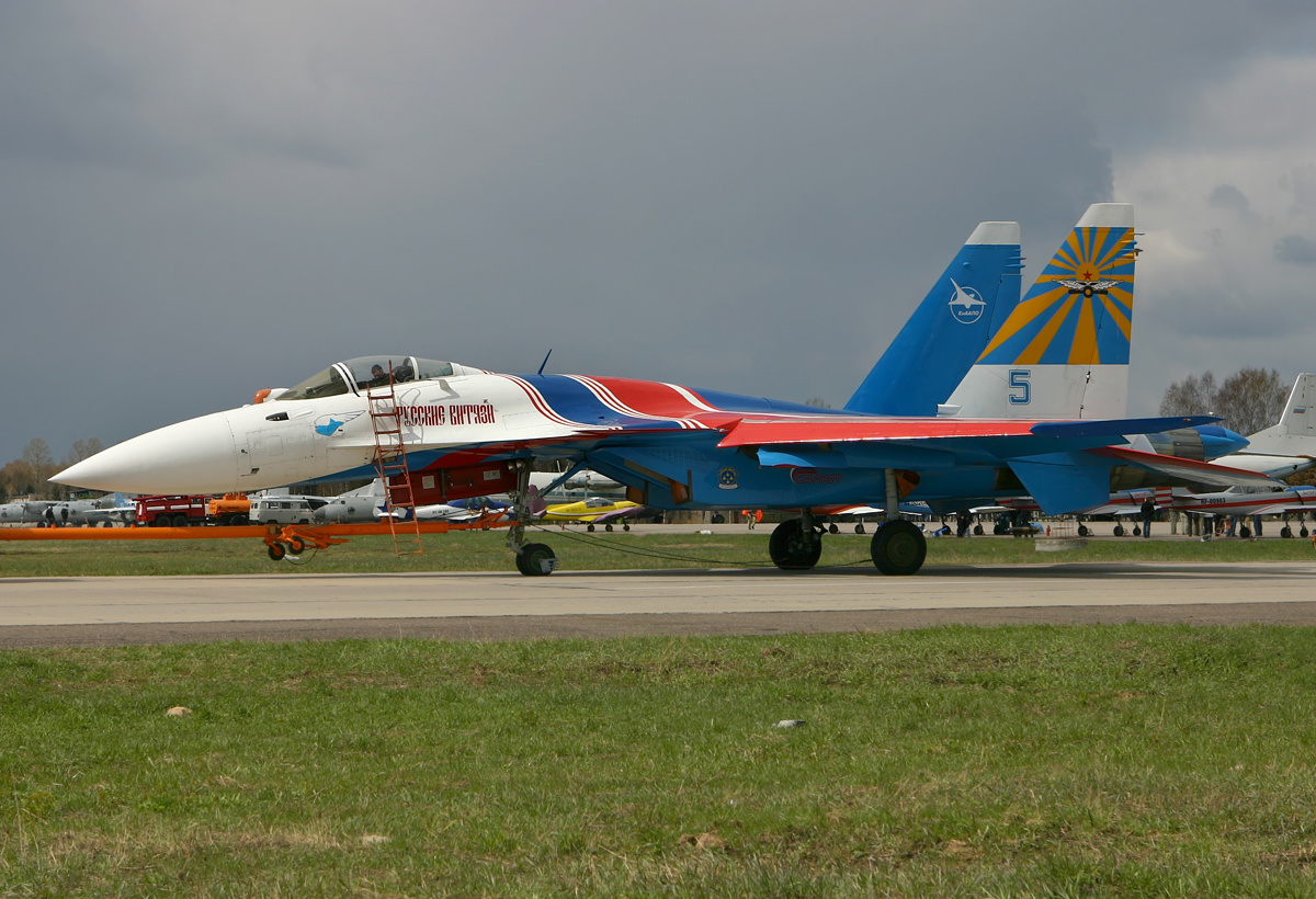 Sukhoi Su-35.jpg